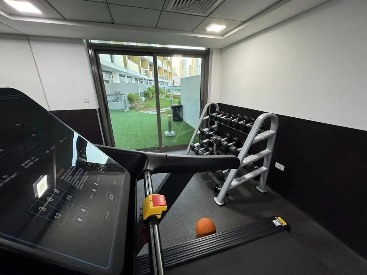 아파트 2Br Duplex Stunning Views,Near Circle Mall & Park 두바이