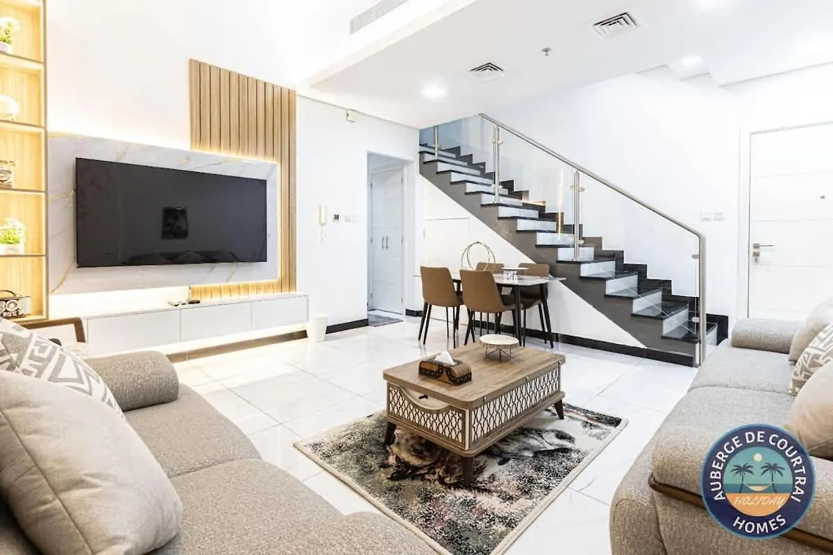 2Br Duplex Stunning Views,Near Circle Mall & Park location