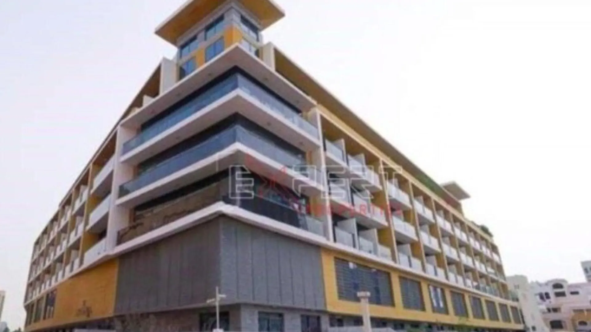 2Br Duplex Stunning Views,Near Circle Mall & Park دبي