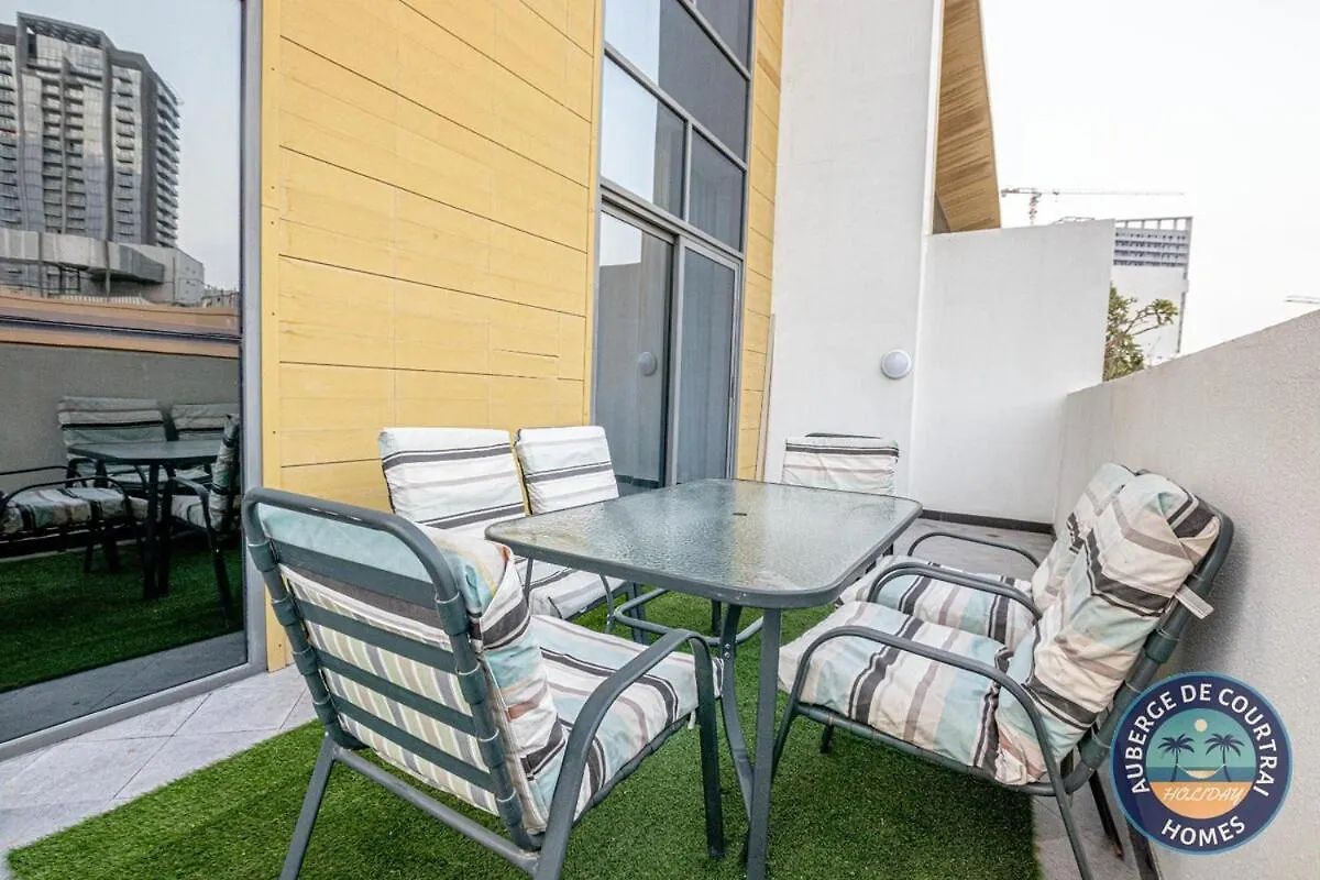 Lägenhet 2Br Duplex Stunning Views,Near Circle Mall & Park Dubai
